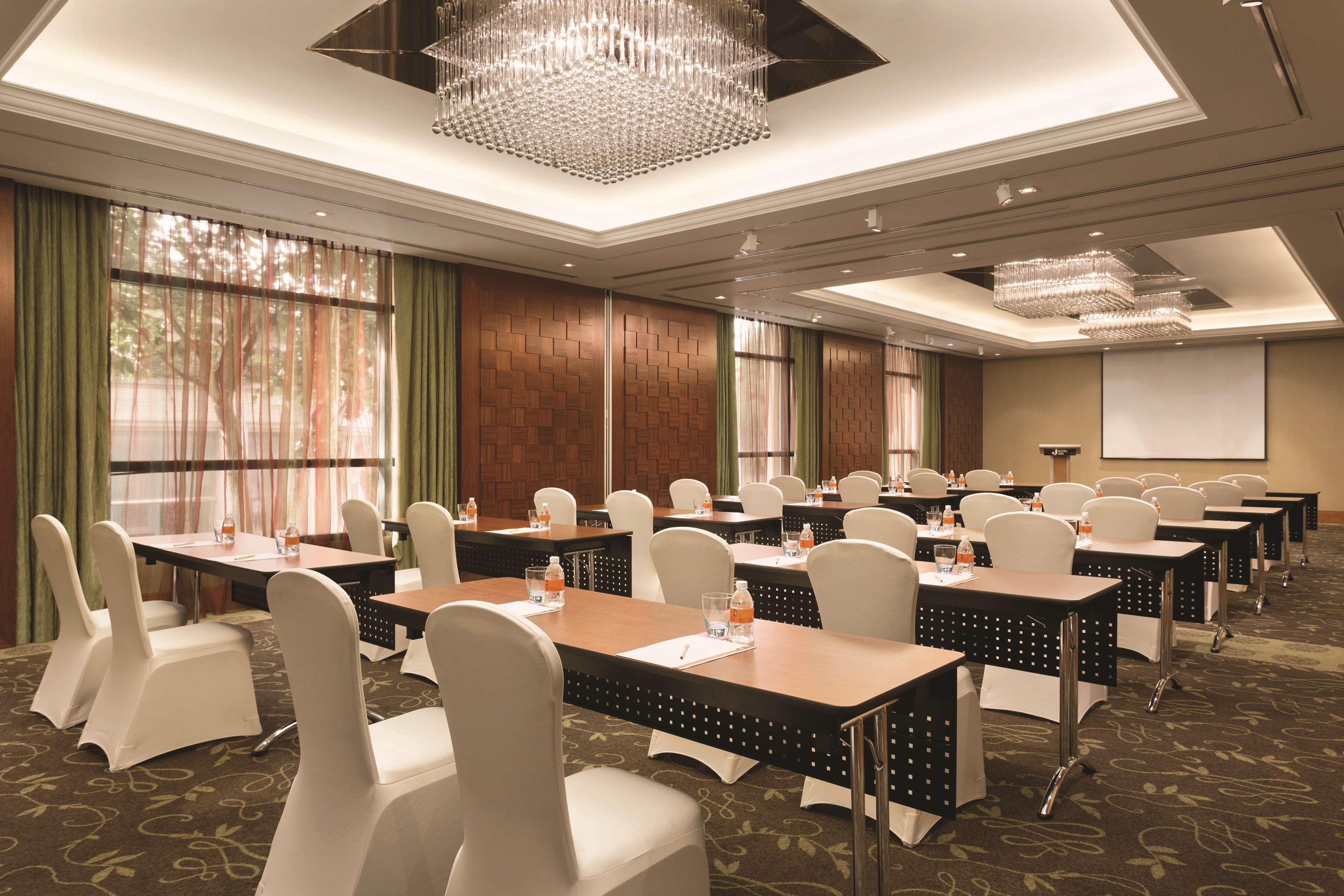 Khách sạn Jen Tanglin By Shangri-la Singapore